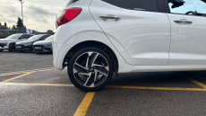 Hyundai i10 1.0 MPi Premium 5dr Petrol Hatchback
